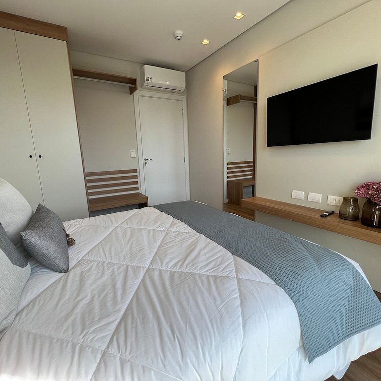 Flat Conforto Amplo com Piscina Climatizada - 404