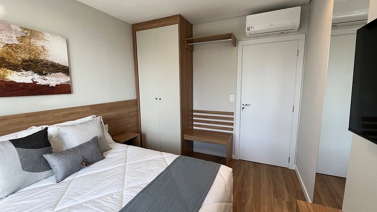 Flat Conforto Amplo com Piscina Climatizada - 404