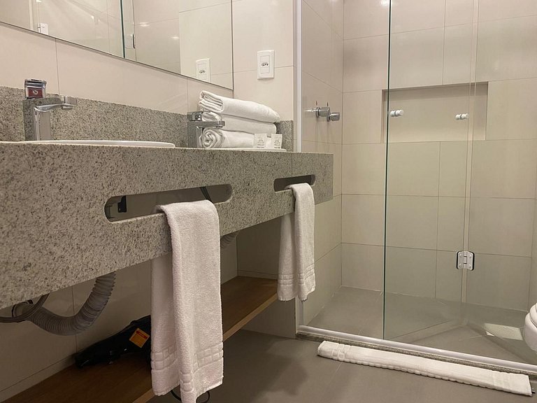 NOVO Stúdio 210 | Piscina Aq | Academ | Sauna (Joana)