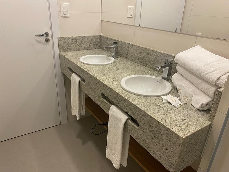 NOVO Studio 102 | Piscina Aq | Academ | Sauna (Joana)