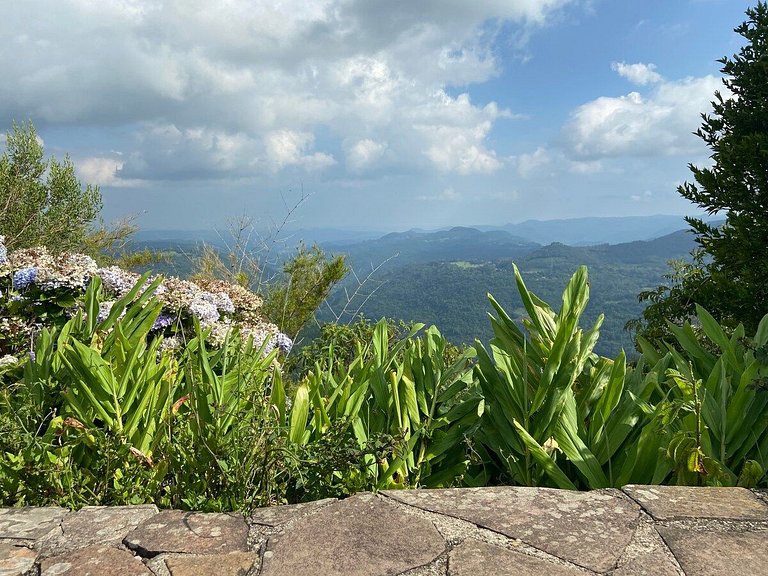 Flat Mountain Village Laje de Pedra | 2016